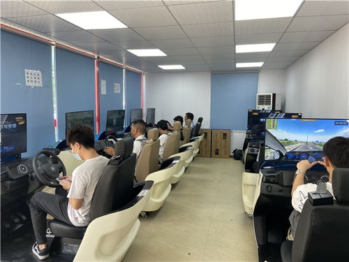 中智仿真駕駛模擬器,科技賦能駕培 記深港智能教學示范基地一日