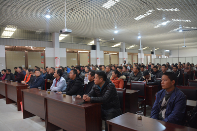 我市組織開展出租車駕駛員職業(yè)道德育培訓(xùn)(圖)