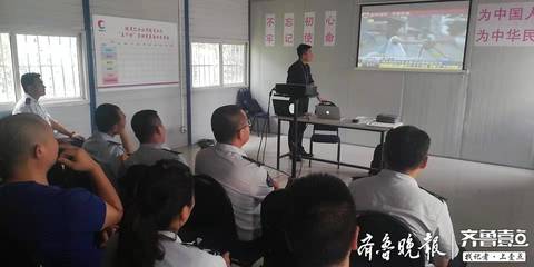 駕駛員全員培訓車輛過篩檢查,隧道公交“體檢”迎開學