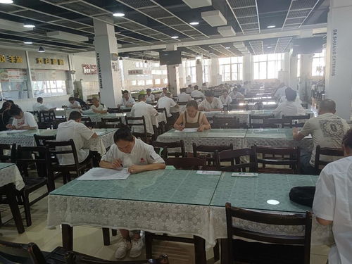 我校食堂商超538名從業人員參加食品安全培訓