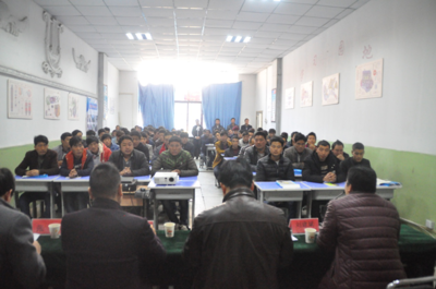 扶貧先扶技--迭部縣扶貧辦特種技能挖掘機(駕駛員)操作工培訓班在我校順利開班