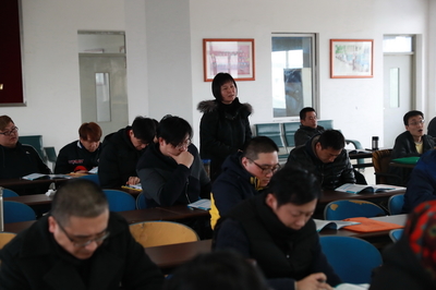 首批網(wǎng)約車培訓(xùn)點爆棚,上海司機(jī)認(rèn)真劃重點