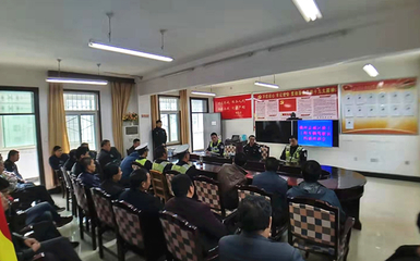 佛坪交警開展城區渣土車駕駛員約談培訓會