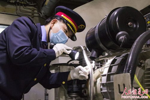 嘉峪關(guān)機(jī)務(wù)段開展提職司機(jī)考前培訓(xùn)