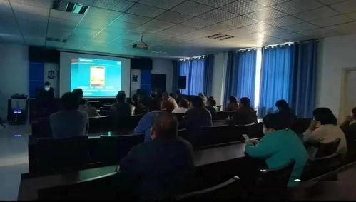 茫崖市公安局交警大隊(duì)開(kāi)展出租車駕駛員交通安全培訓(xùn)