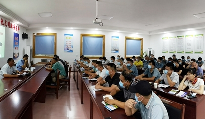 渭南市好運·萬通·旅游出租汽車公司召開創建全國文明城市駕駛員培訓教育會(組圖)