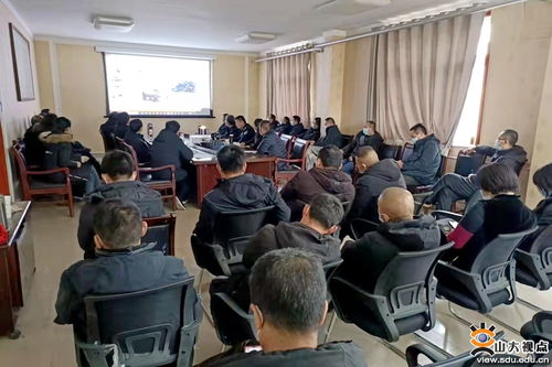 學(xué)校開展校車駕駛員行車安全教育培訓(xùn)