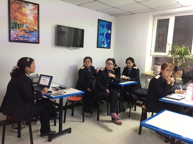 烏南營業部開展青年大學生集裝箱業務與駕駛員培訓